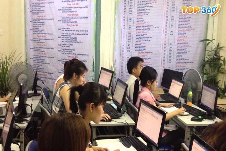 Một lớp học tại trung tâm Thiên Ưng