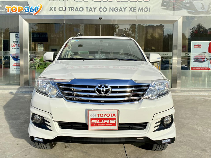 Fortuner màu trắng tại Toyota Hiroshima Tân Cảng